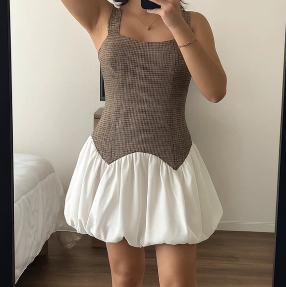 Élise and co Dresses & Skirts - Chic Brown and White Mini Dress💦